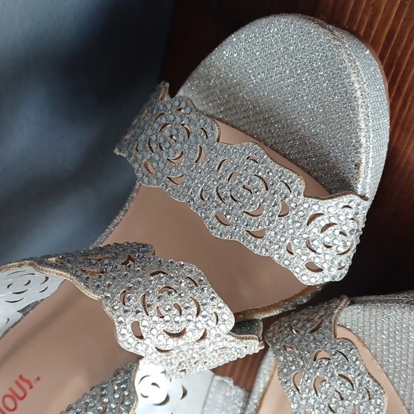 Heels - Picture 4 of 16